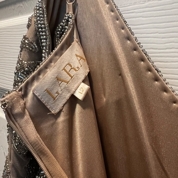 FORMAL BEADED GOWN GOLD - SIZE 12 - Picture 5 of 9